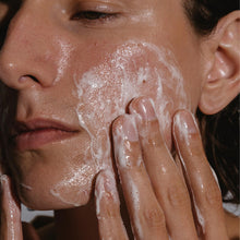 Load image into Gallery viewer, Madara ACNE Sebum Control Clear Skin Wash
